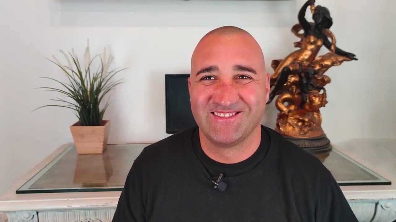 Testimonianza video di un cliente — tricopigmentazione